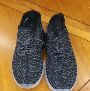 🌐SALE🌐 Black Boys Athletic Sneakers - Size 3